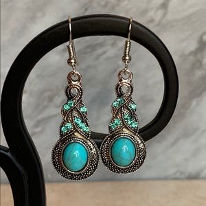 NWOT Faux turquoise & blue crystal drop earrings